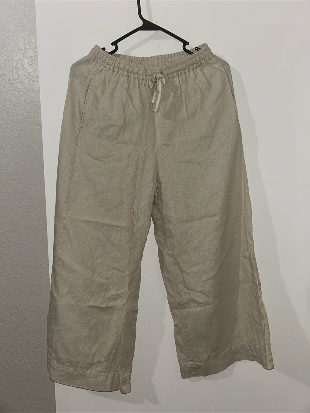 Women’s Linen Pants in Beige